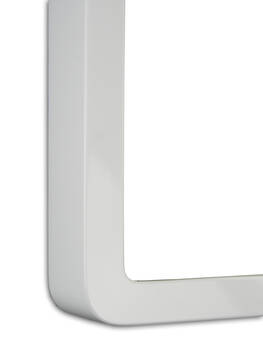 Białe ramy do obrazów