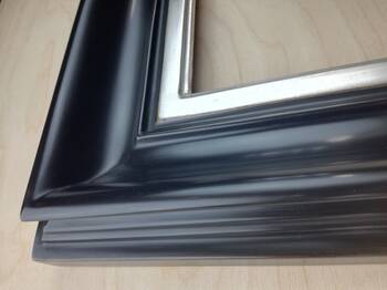 Rama do obrazu Vespera – elegancka, ręcznie wykonana oprawa podkreślająca wartość dzieła sztuki.