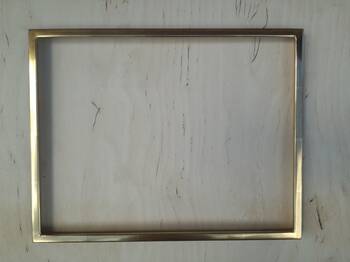 Złota ramka na zdjęcia lub do obrazu