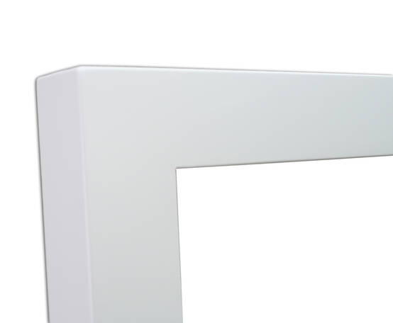 Biała głęboka rama do obrazu.