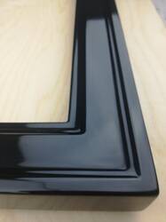 Lustro w czarnej błyszczącej ramie