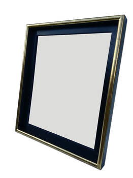 Tradycyjna rama pływająca pozłacana metodą pozłacania na wodę