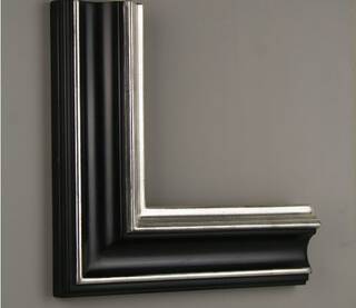 Czarna rama do obrazu pozłacana białym złotem