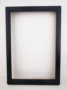 Rama do obrazu w kolorze czarnym, rustykalny styl z widocznymi śladami pędzla