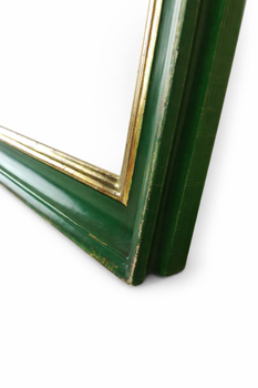 Lustro w zielonej ramie złoconej złotem płatkowym - widok z boku ramy