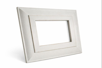 Rama drewniana w kolorze szampańskim, delikatnie postarzane wykończenie