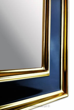 Dlaczego warto powiesić lustro w sypialni?