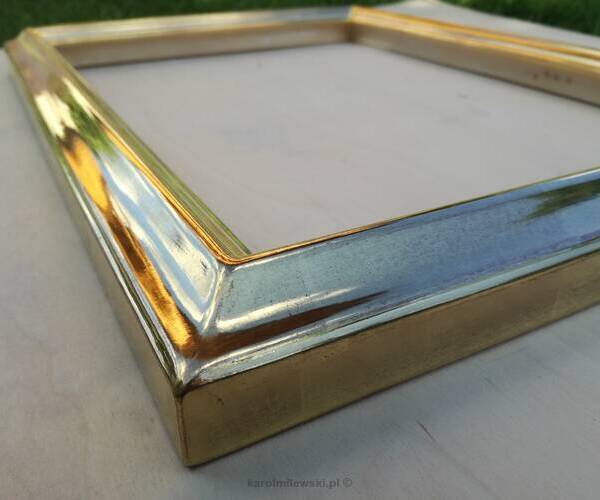 Dlaczego warto zainwestować w ręcznie robioną ramę do obrazu lub lustra?